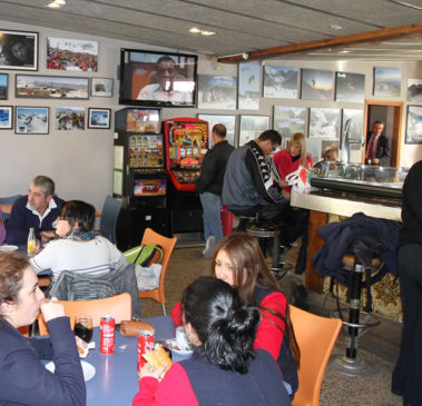 BAR GUSI · RIBES DE FRESER